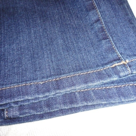 Bandolino Jeans Capris Sz 6 - Picture 6 of 6